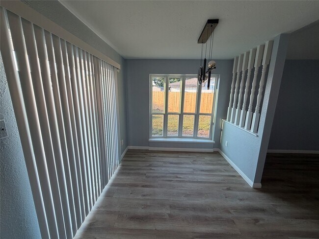 Foto del edificio - 8707 Sherrywood Dr
