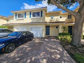Building Photo - 2779 S Evergreen Cir