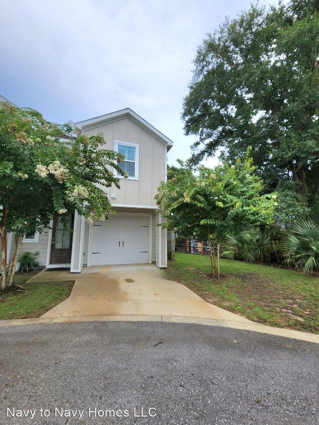 Primary Photo - 2 br, 2.5 bath House - 218 Junction Avenue