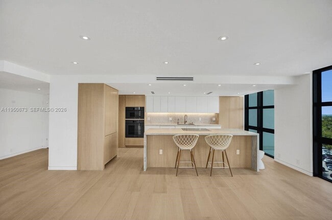 Building Photo - 1111 Crandon Blvd