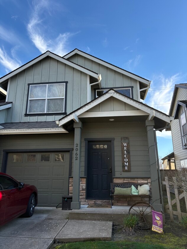 Building Photo - 2062 NW Kale Way