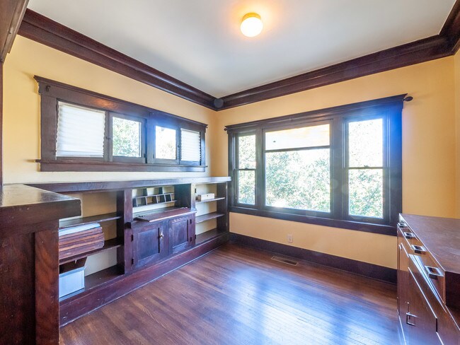 Foto del edificio - 522 E Cypress St