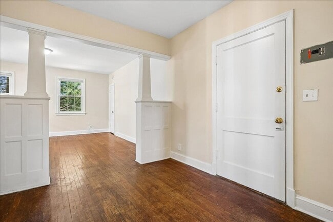 Building Photo - 3944 7th St NE