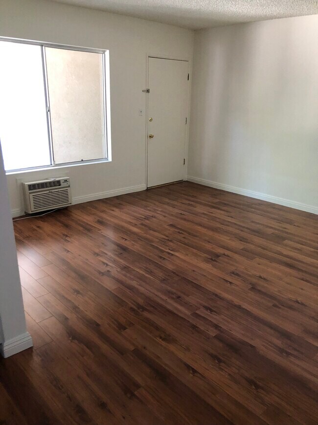 Foto del edificio - 13411 Moorpark St