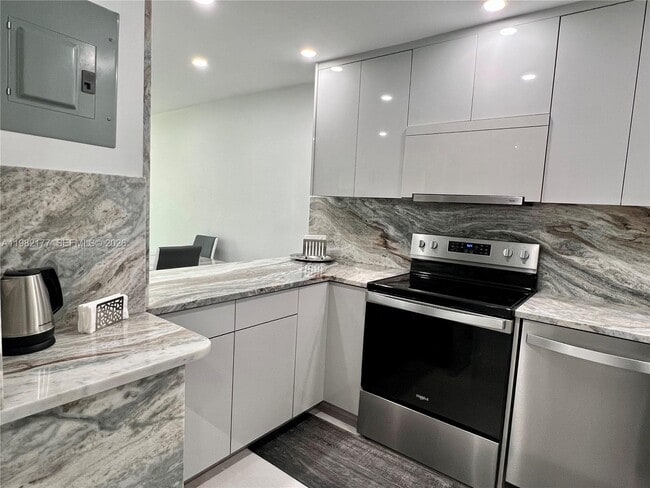 Building Photo - 8595 Sunrise Lakes Blvd