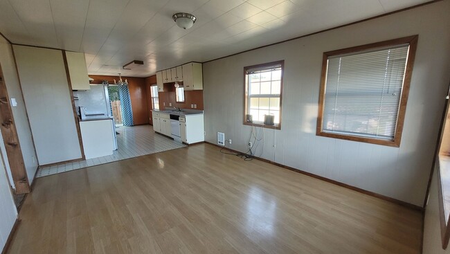 Building Photo - 63647-63649 Andrews Rd