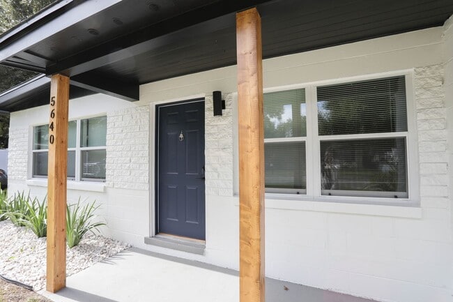 Building Photo - 5642 Birr Ct