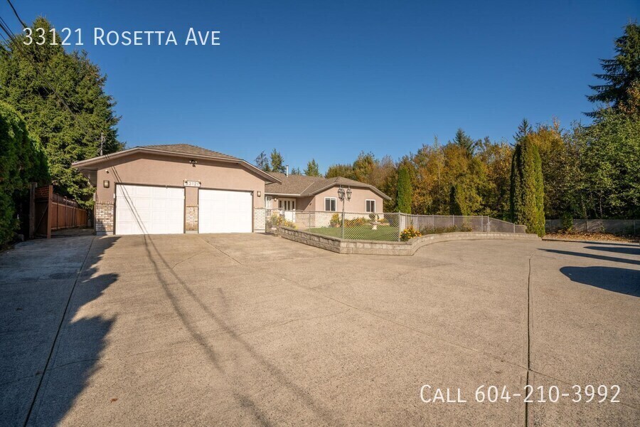 Primary Photo - House on Acreage