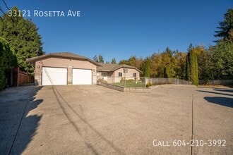 Building Photo - 33121 Rosetta Ave