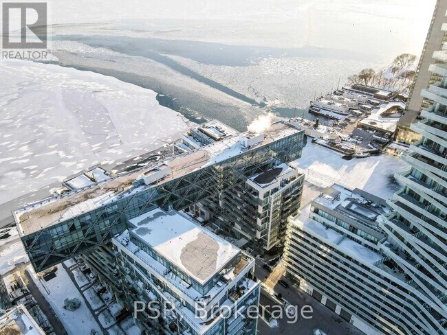 Photo du bâtiment - 29 Queens Quay E