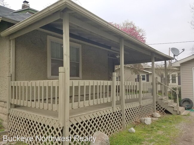 Foto del edificio - 3 br, 1.5 bath House - 200 Maplewood
