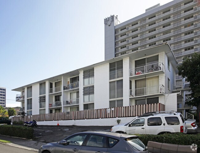 Building Photo - 1745 Anapuni St