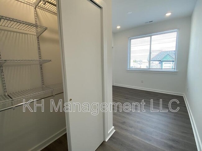 Building Photo - 3414 Haverford Ave