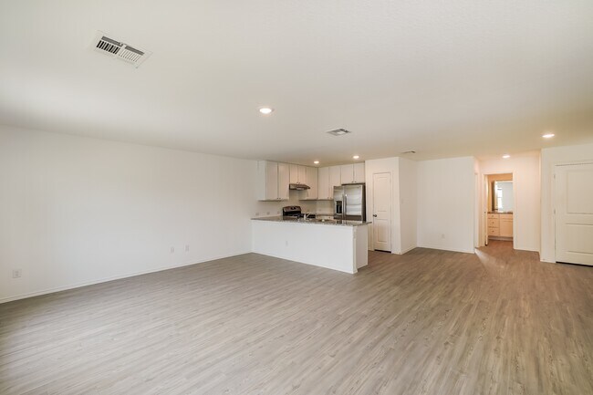 Building Photo - 4124 Waterfall Cv