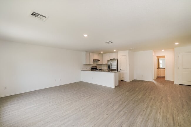 Foto del edificio - 4124 Waterfall Cv