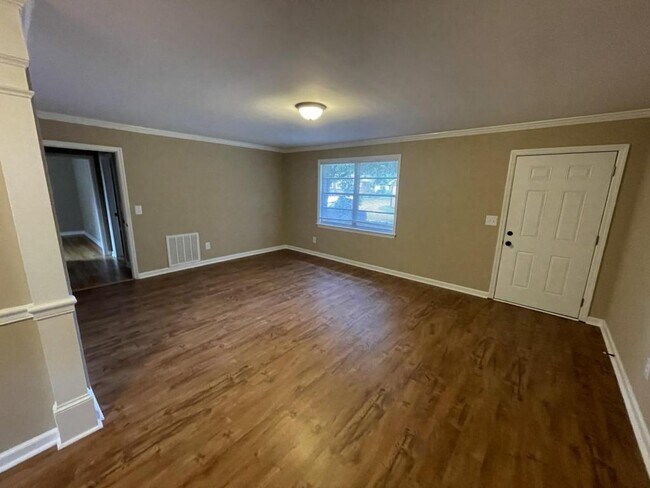 Building Photo - 3471 Vineville Ave