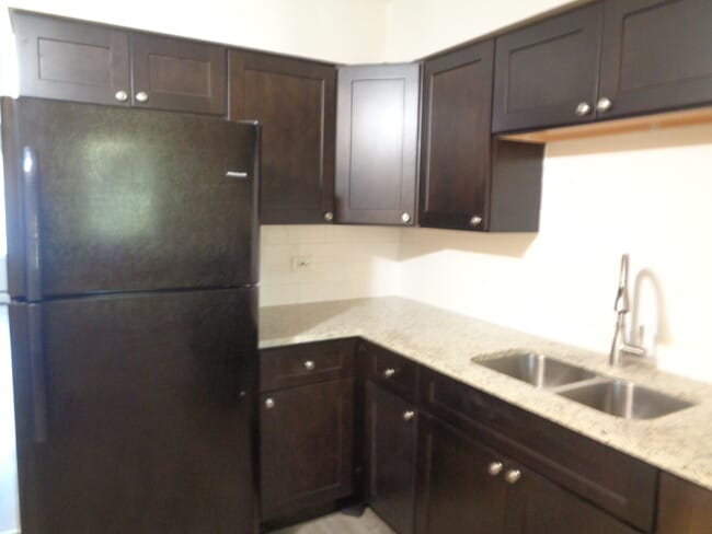 Foto del edificio - 1340 N Main St