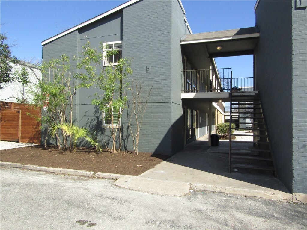 Primary Photo - 1706 Patton Ln