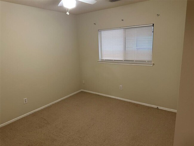 Building Photo - 6410 Provident Green Dr