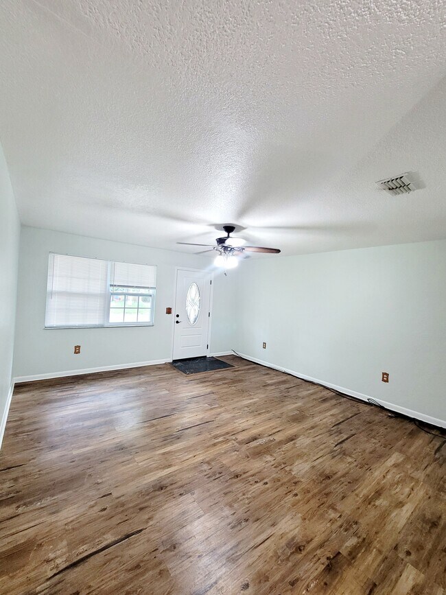 Foto del edificio - 2260 NW 36th Pl