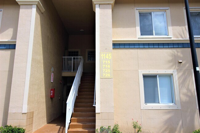Foto del edificio - 1145 Golden Lakes Blvd