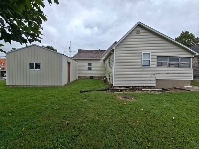 Building Photo - 108 S Oak St