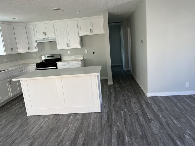 Foto del edificio - 1642 West 220th Street