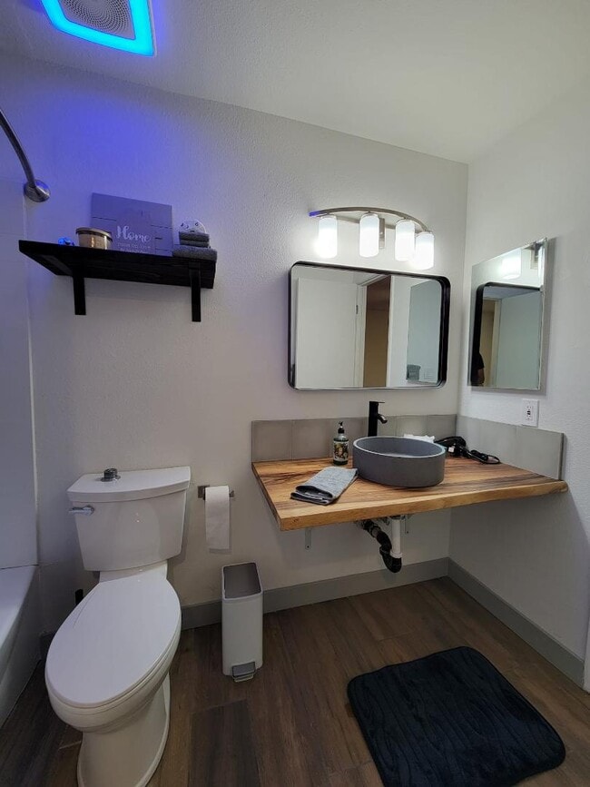 Photo - 8101 N 33rd Dr Apartment