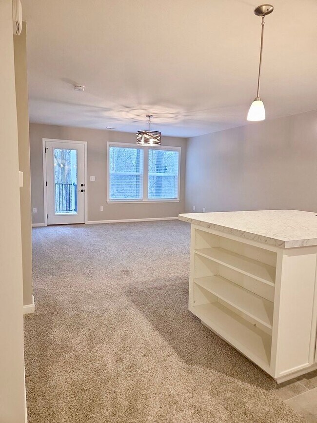 Foto del edificio - Exquisite just built condo with everything! Ground floor, no stairs, attached garage