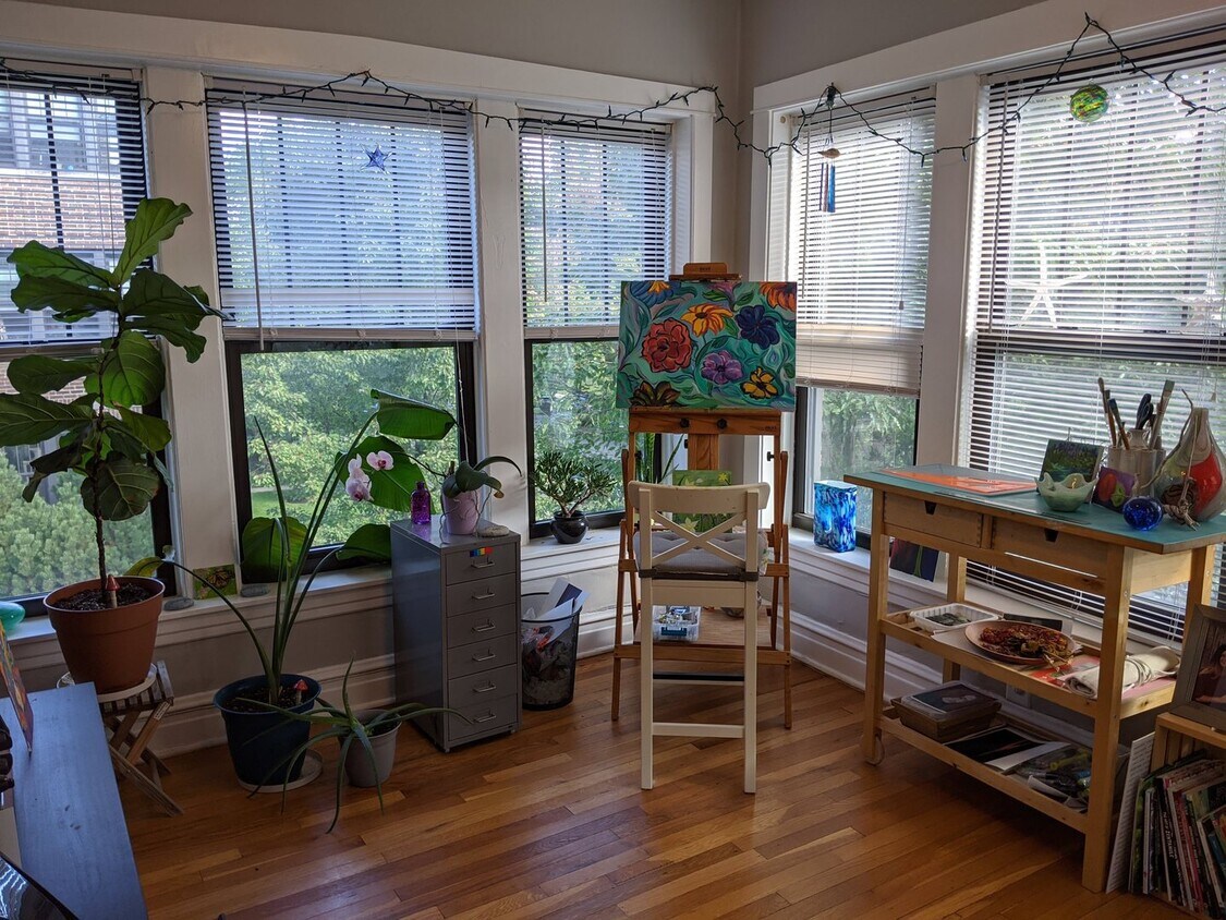 Primary Photo - 301 N Oak Park Ave