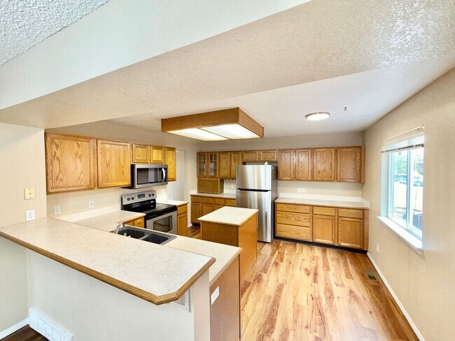 Foto del edificio - 3 Bedroom Stetson Hills Home!