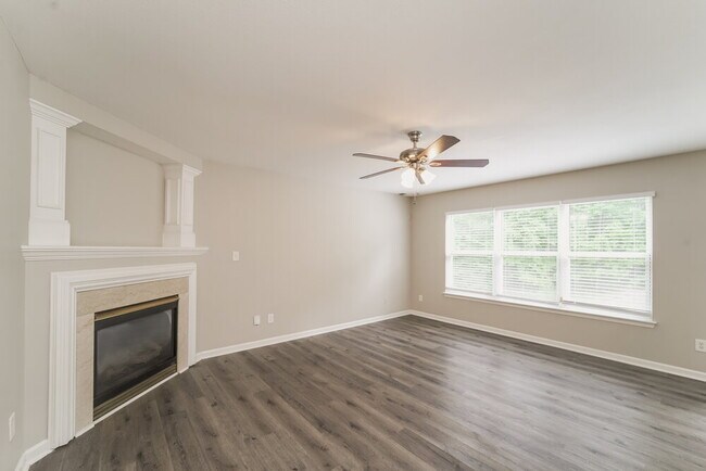Foto del edificio - 316 Wrayhill Dr