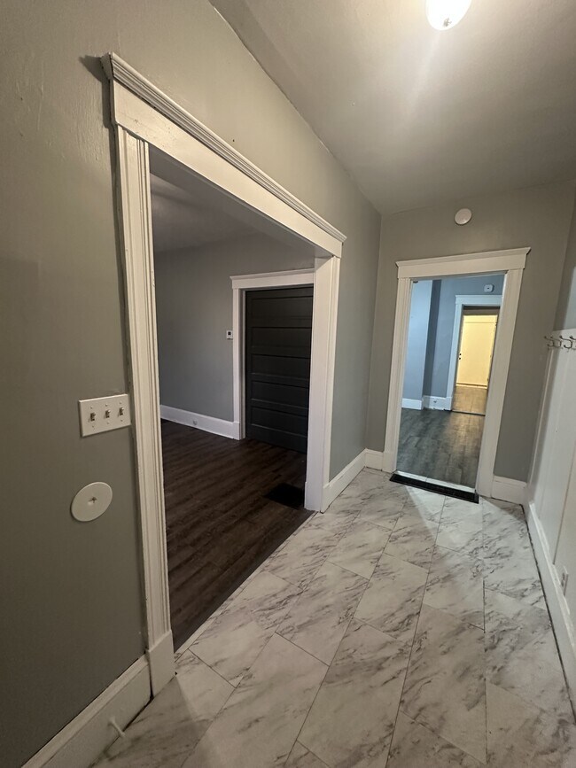 Foto del edificio - 9415 Edmunds Ave