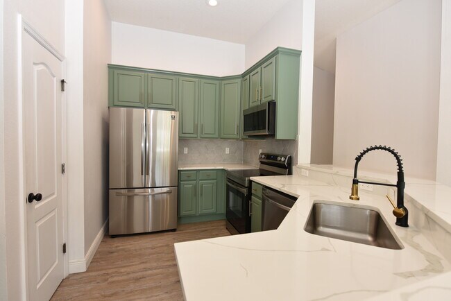 Building Photo - 6741 Breezy Palm Dr