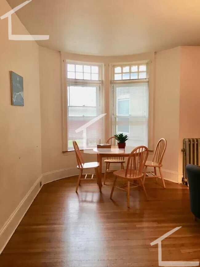 Foto del edificio - 1677 Beacon St