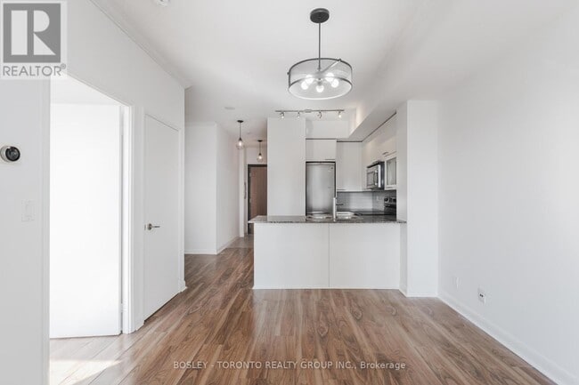 Building Photo - 500 Sherbourne St