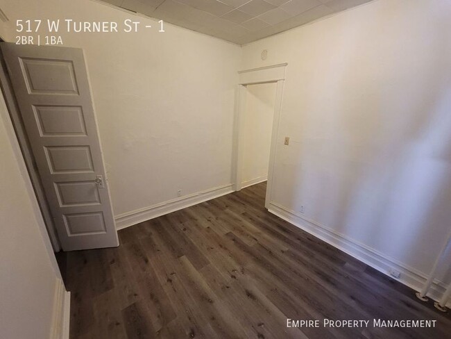 Building Photo - 1st Floor: 2 Bedroom / 1 Bathroom in Allen...