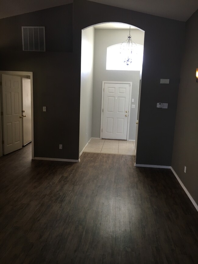 Foto del edificio - 6639 Charwood Rd NW