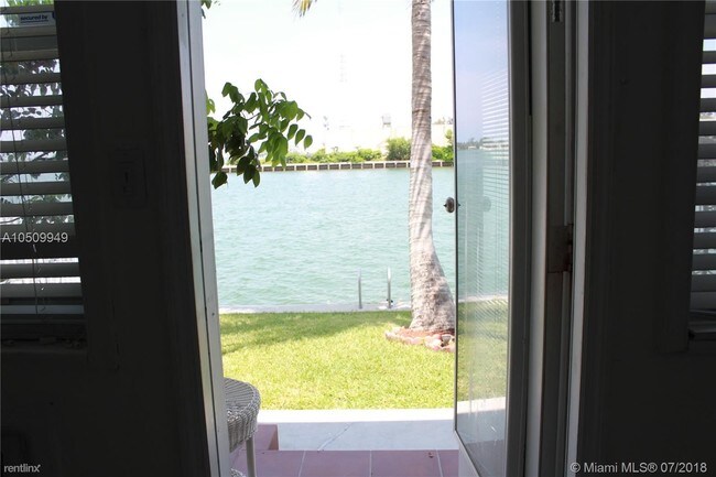 Building Photo - Studio, 1 bath  - 7909 East Dr Apt 109