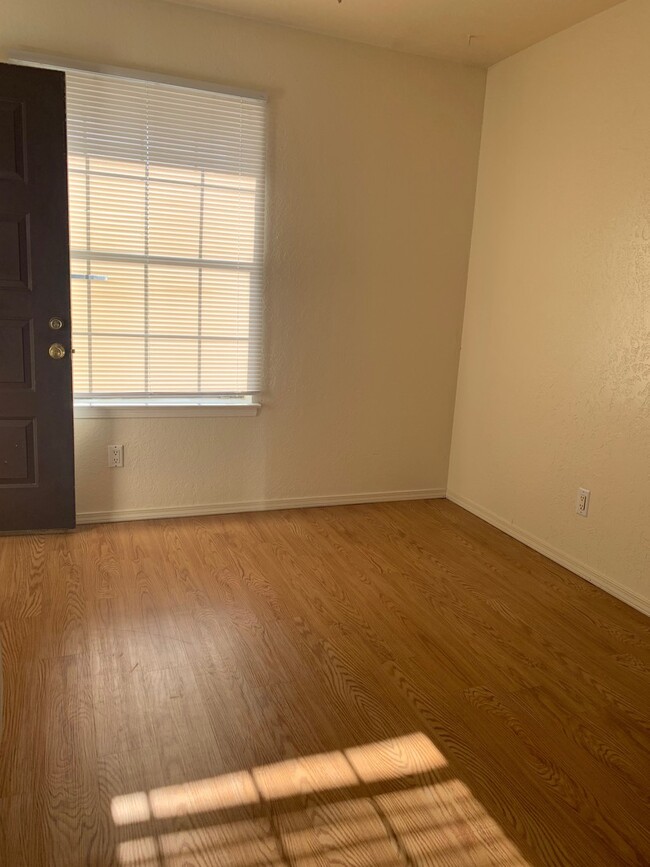 Foto del edificio - 1011 Meadowlark Ct SE