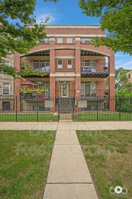 Building Photo - 5406 S Indiana Ave