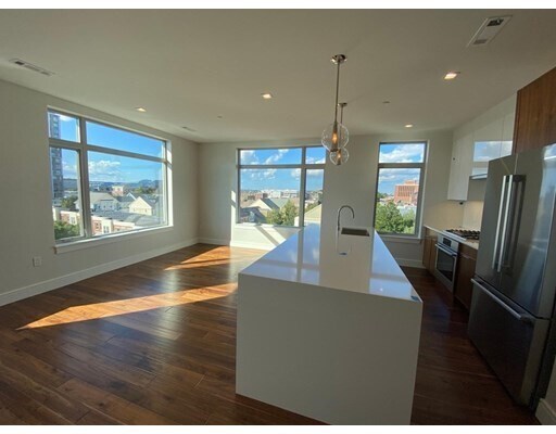 Foto del edificio - 107 Summer St