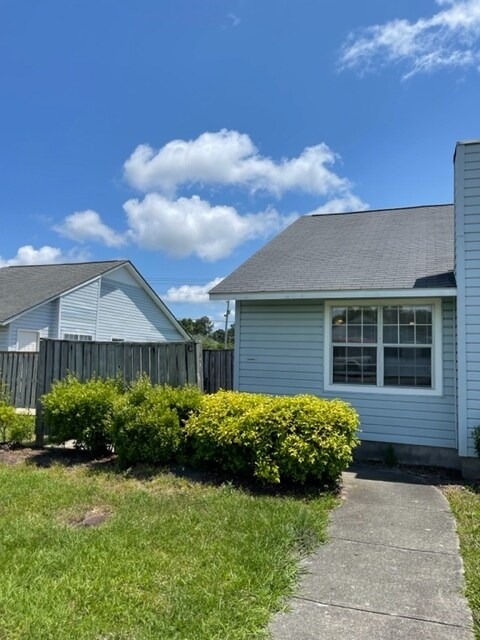 Foto del edificio - 122 Witten Cir