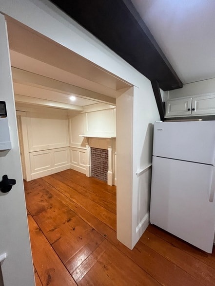 Building Photo - 122 Nashua Rd