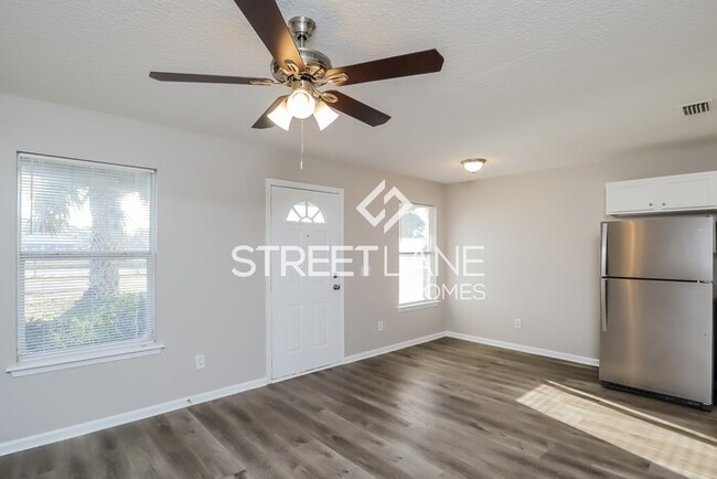 Building Photo - Charming 3 bedroom home in Fernandina!
