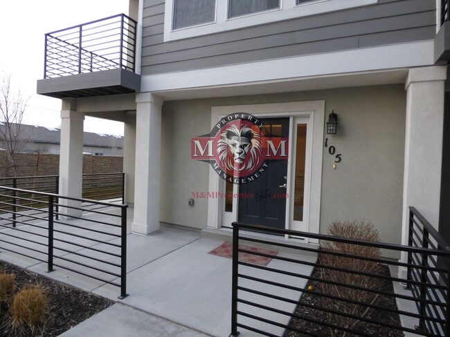 Foto del edificio - Great 3 Bd 2.5 Ba Townhome Rooftop Views