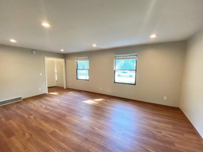 Foto del edificio - 5807 Sturgeon Creek Pkwy