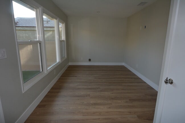 Foto del edificio - 4137 W 160th St