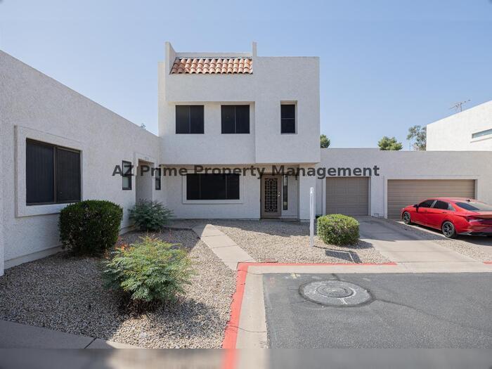Primary Photo - 2535 W Canyon Crest Cir