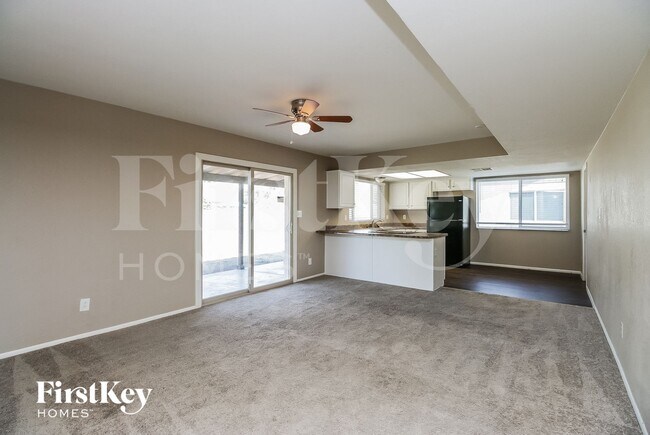 Building Photo - 2312 E Commonwealth Ave